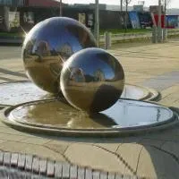 Фонтан из 2 стальных шаров (518906) ∅ 1 и ∅ 1,5 м. Аша 